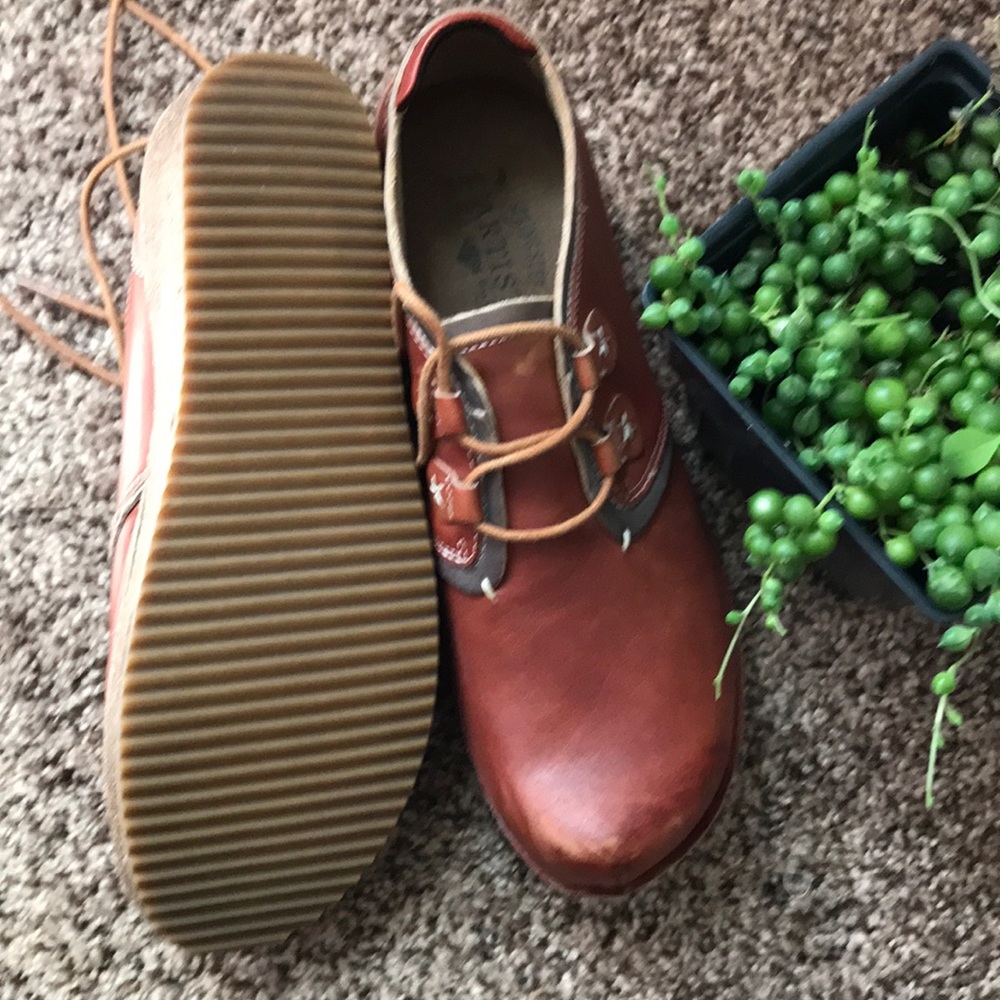 Shoes - Picture 2 of 2
